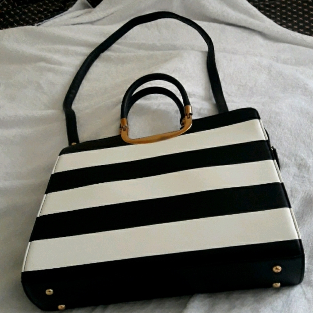 Women's hand bag new